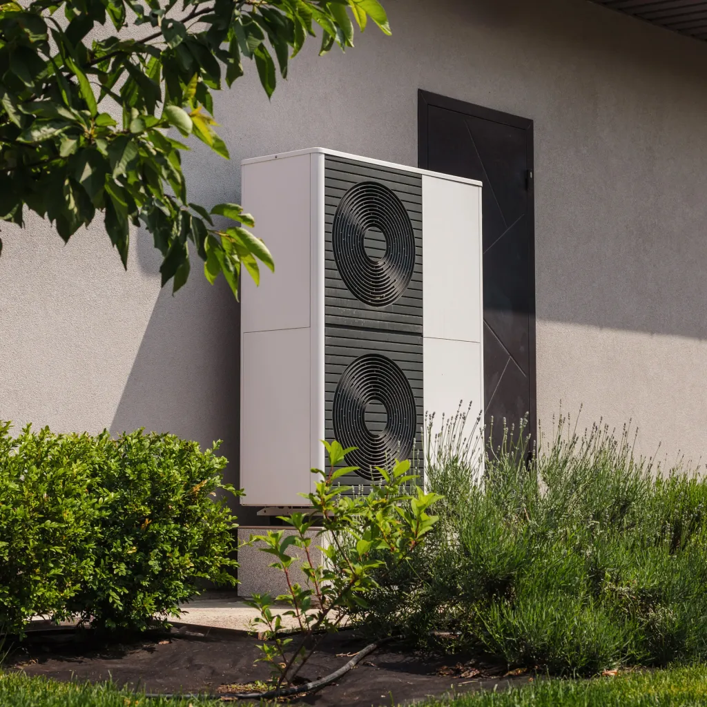 Wärmepumpe an der Hauswand